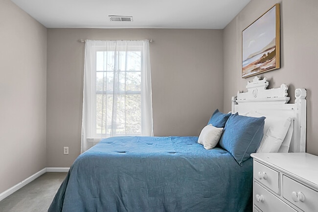 Building Photo - 1519 Thoroughbred Blvd