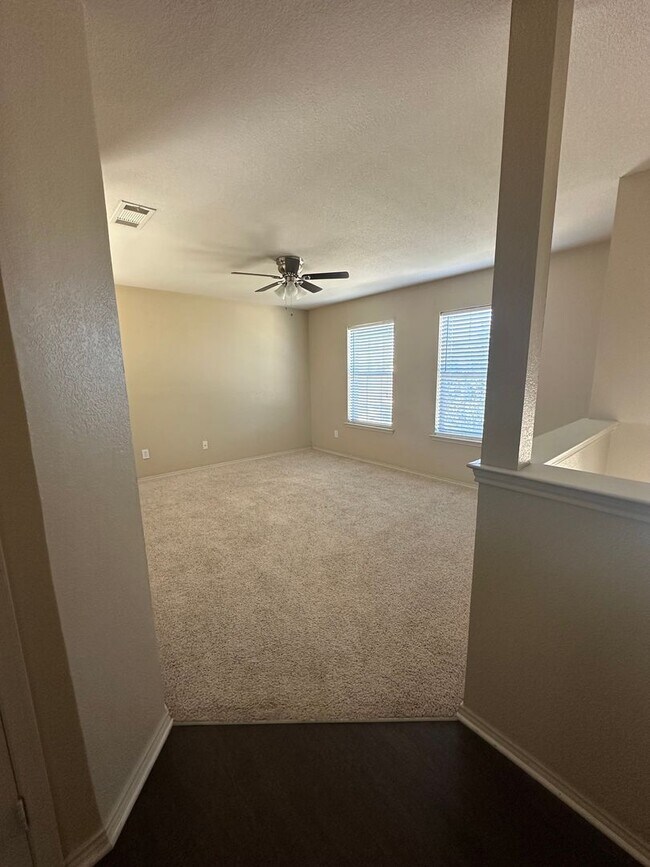 Building Photo - Spacious 4/2.5 Rental in Great ISD & LOTS ...