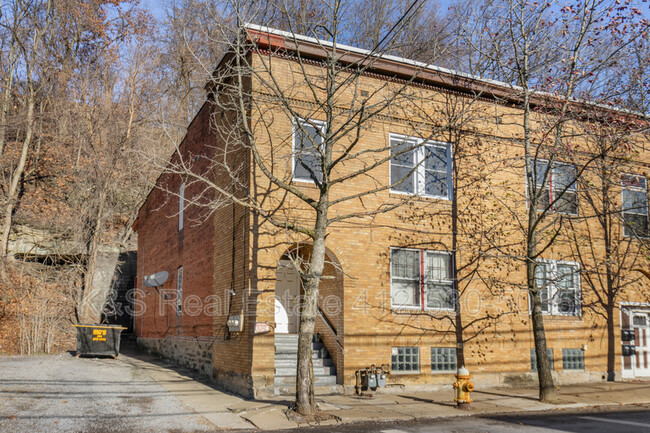 Building Photo - 1316-1318 Woods Run Avenue - 1318 Woods Ru...