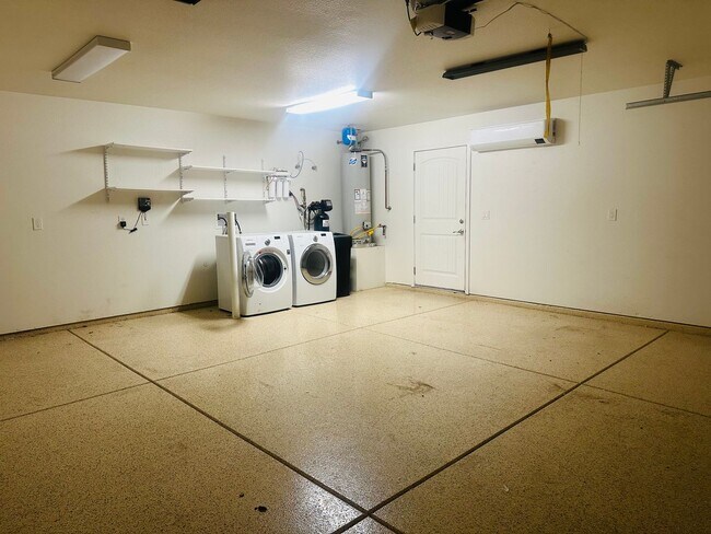 Building Photo - Modern 3-Bedroom Home with Solar Efficiency in Peaceful Mohave Valley Neighborhood