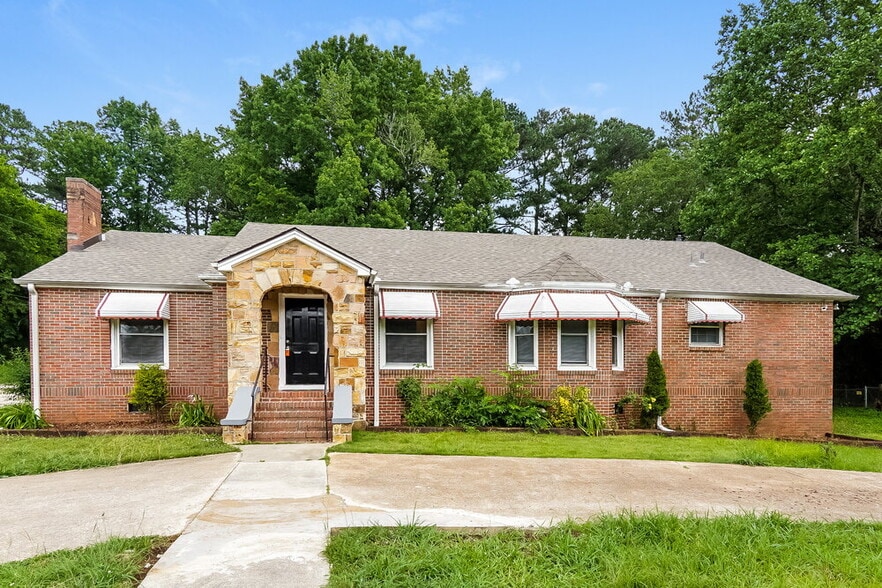 Primary Photo - 1401 Cherry Ave