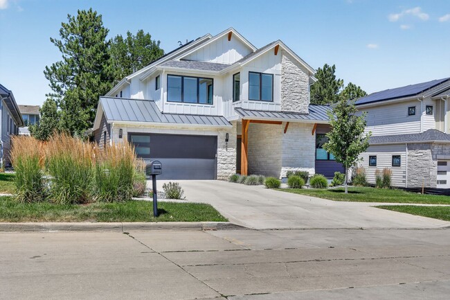 Building Photo - Boulder Living Perfected: Custom 4BR/4BA Modern Farmhouse Near Wonderland Lake