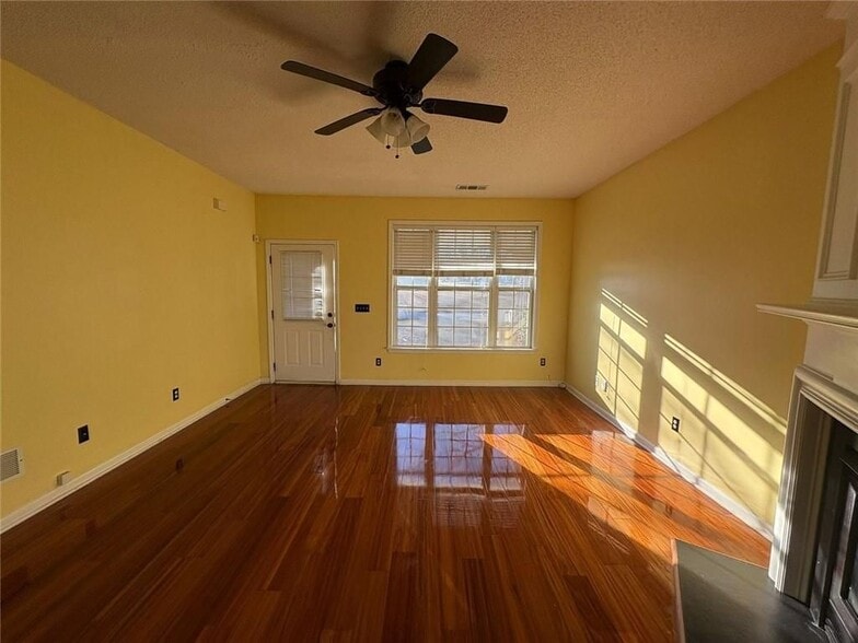 Building Photo - 1607 Heyford Cir