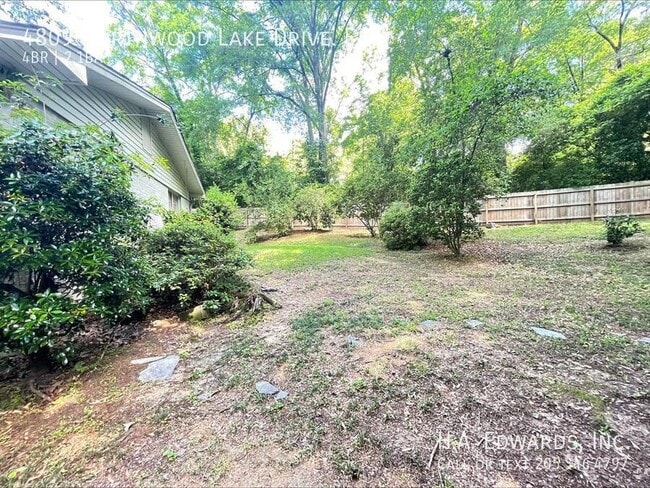 Building Photo - 4809 Northwood Lake Dr E