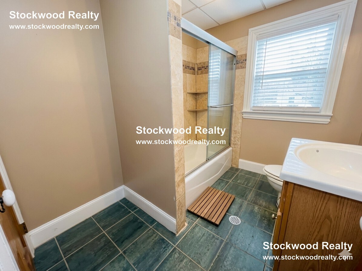 Building Photo - 36 Spring Garden St