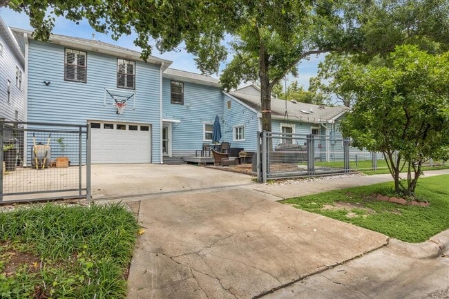 Building Photo - 3103 Norhill Blvd