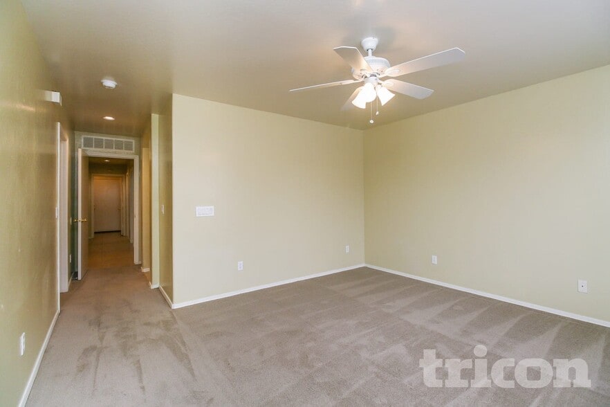 Building Photo - 8006 W Pima St