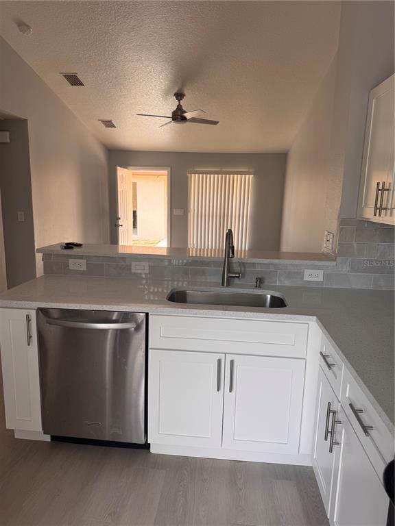 Building Photo - 1125 E Rohe St