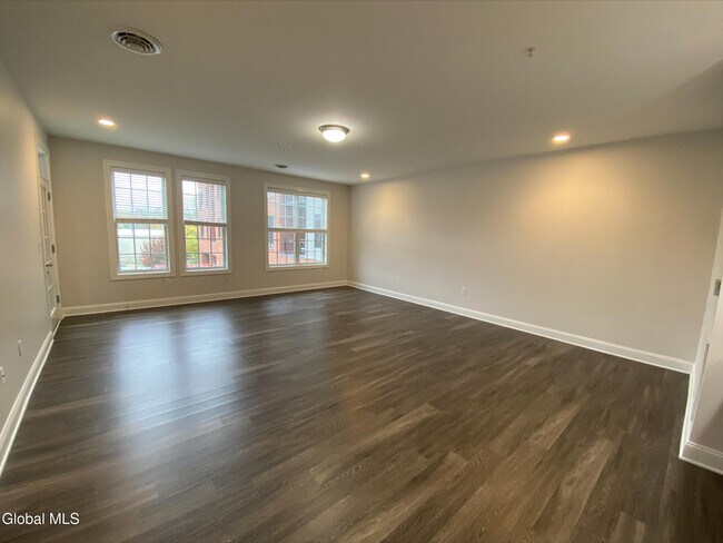 Building Photo - 130 Excelsior Ave