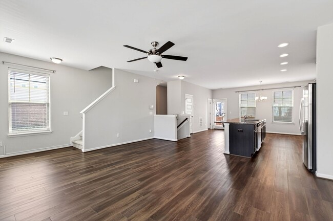 Building Photo - ***Pending*** Beautiful 4BR End-Unit Townhome in Prime Apex Location!