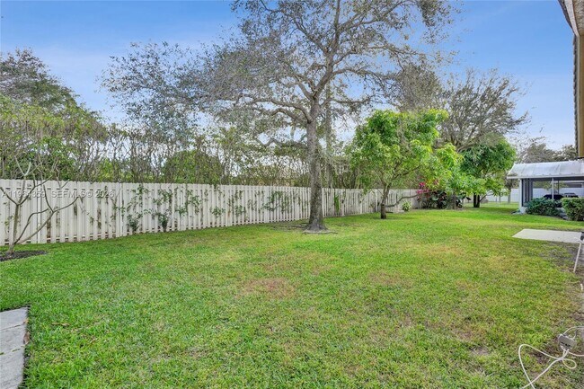 Building Photo - 2421 SW 103rd Way