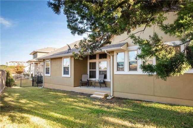 Building Photo - Pristine gated community single story home...