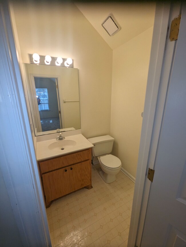 Building Photo - Hanahan Lake View Home for Lease