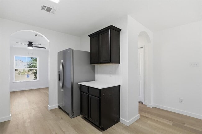 Building Photo - 4001 Cressler Ln