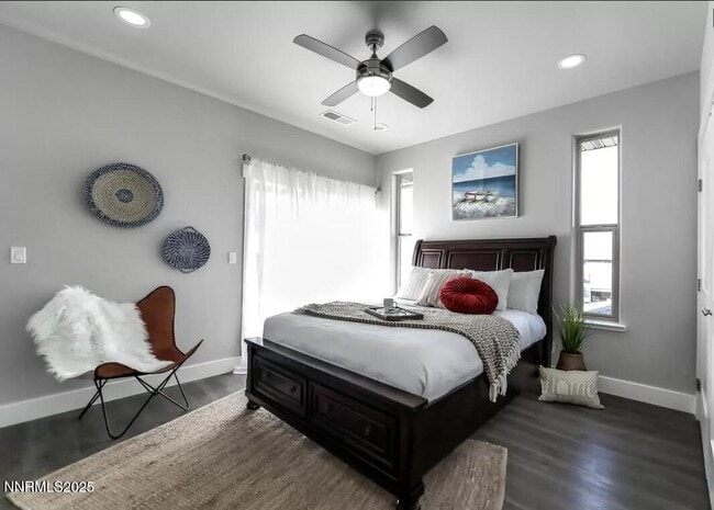 Building Photo - 720 Bluffs Ct