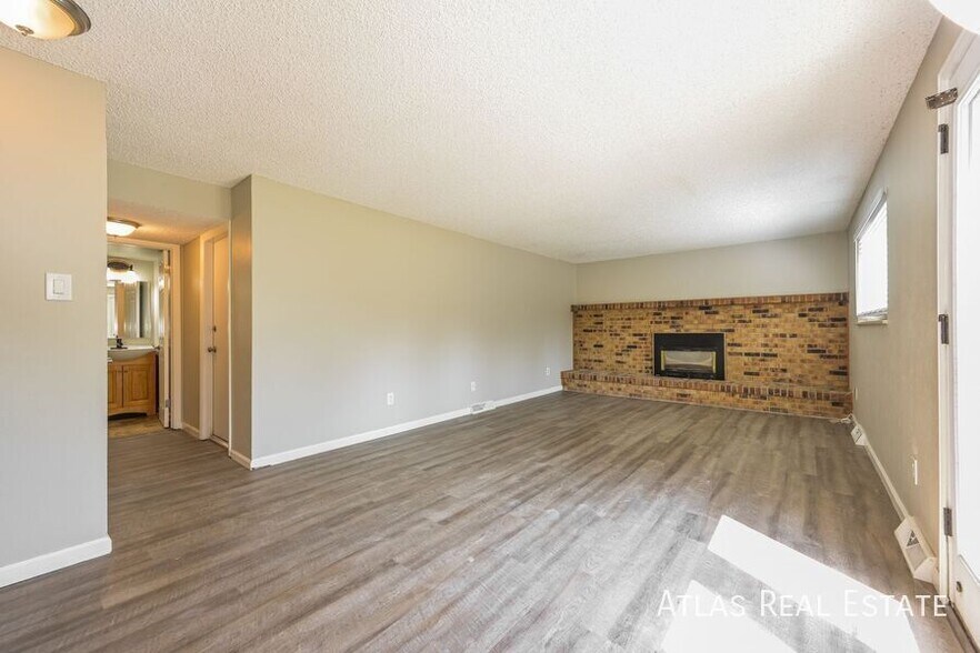Building Photo - 13144 Hadar Dr