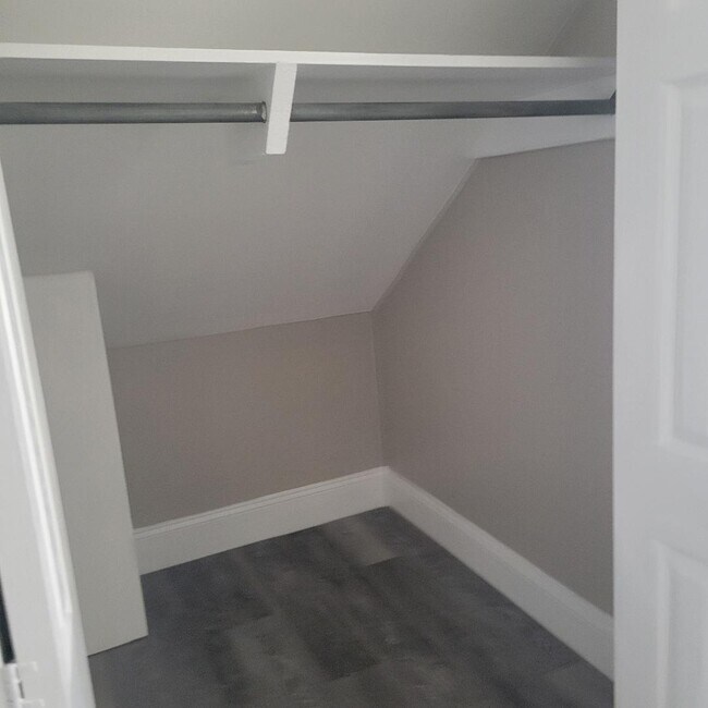 Building Photo - 133 Bath St