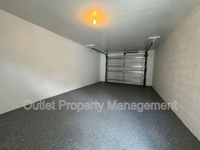 Building Photo - 442 S Hill Ave