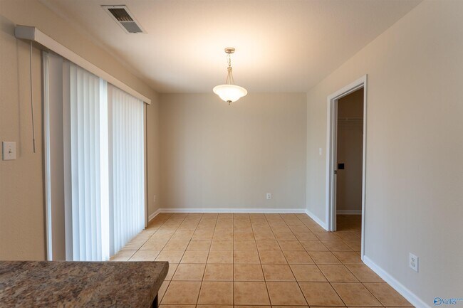 Building Photo - 3474 Avalon Lake Dr SW
