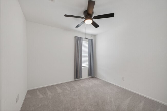 Building Photo - 1519 Twilight Grn Dr