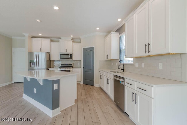 Building Photo - 258 Thistleton Wy