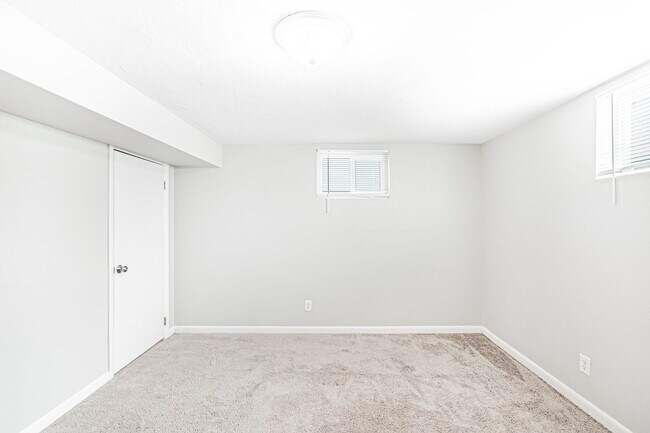 Building Photo - Charming 3BD, 2BA Arvada Home with 2-Car Garage and Yard