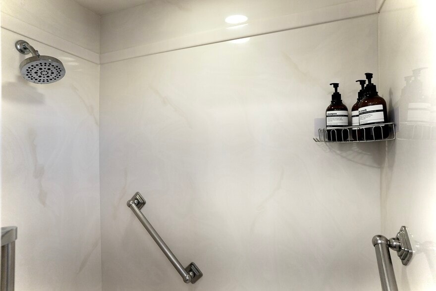 Building Photo - 4284 S Normandie Ln