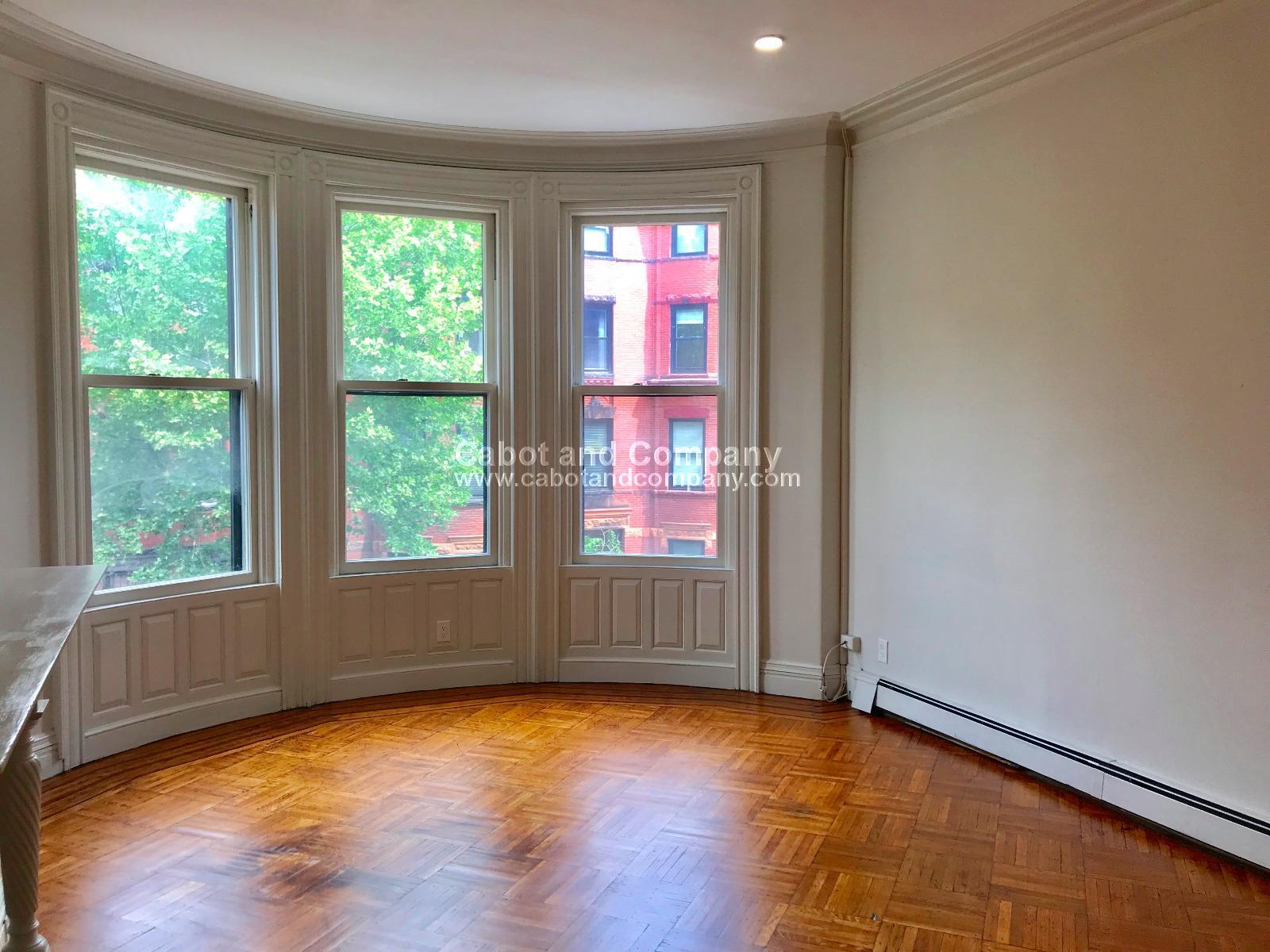 Building Photo - 428 Marlborough St