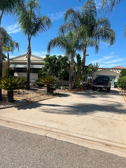 Building Photo - 26030 San Quintin Rd
