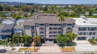 Building Photo - Toluca Lofts