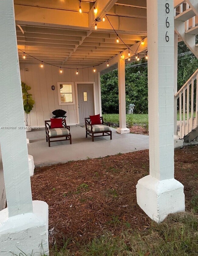 Building Photo - 1866 9th Pl