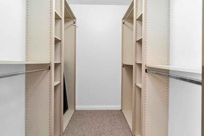 Building Photo - 8159 Andover Ct