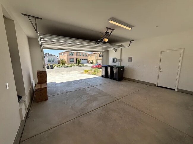 Building Photo - 7736 Nectarsweet Dr