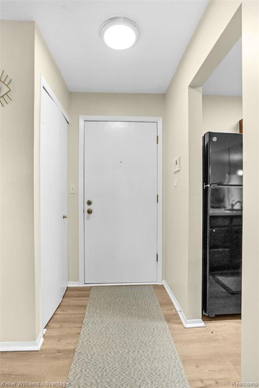 Building Photo - 855 S Pontiac Trail