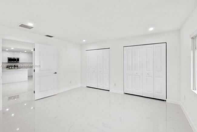 Building Photo - 4001 NW 187th Terrace