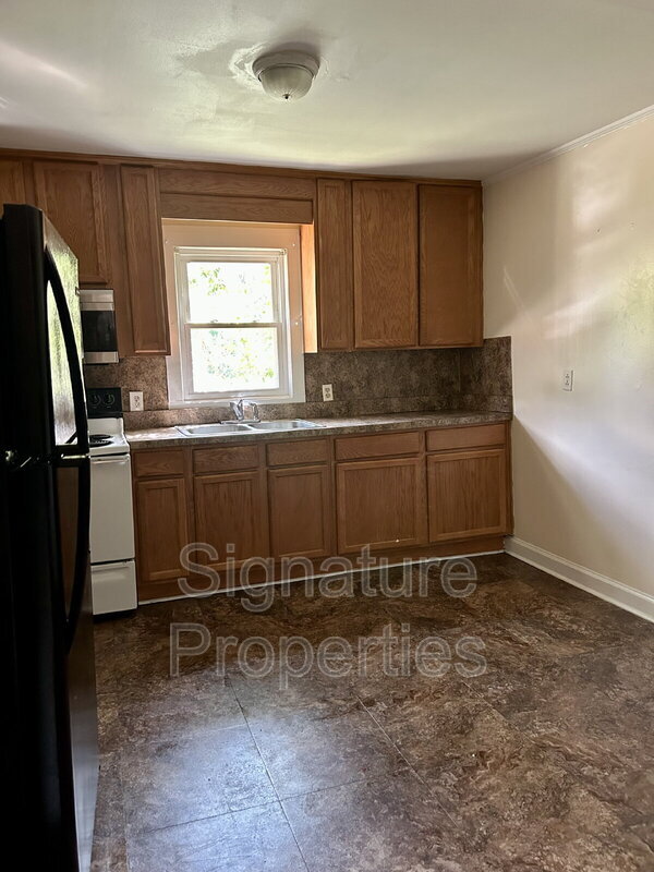 Building Photo - 1014 Adele St