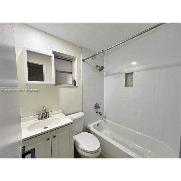 Building Photo - 1351 W 34th St