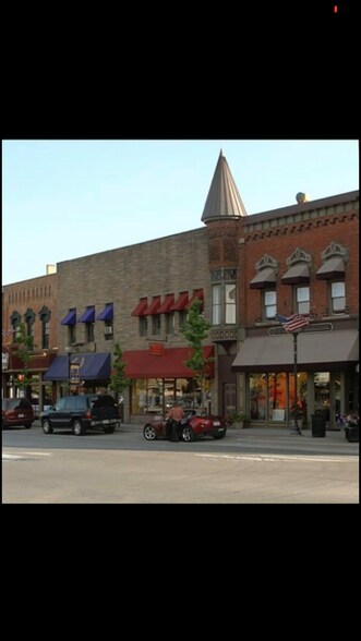 Building Photo - 95 9.5 South Washington Apatment 1