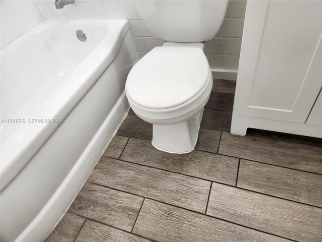 Building Photo - 16031 NE 18th Pl