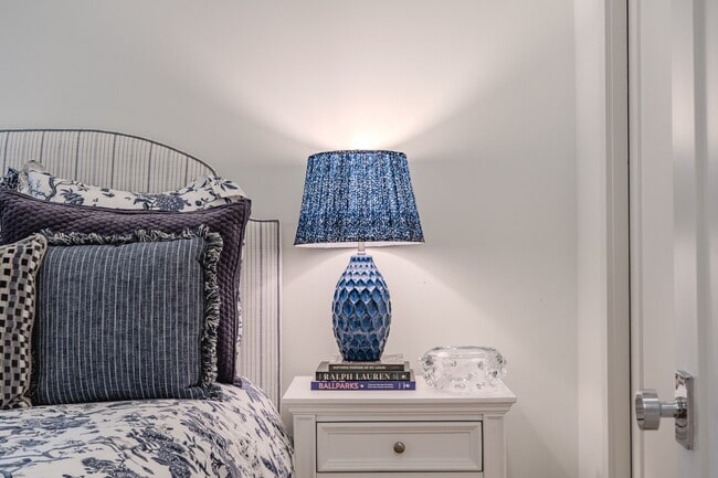 Building Photo - Open Concept custom build by Hudson Co in Highland Park!