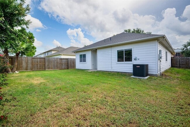 Building Photo - 6627 Stonecross Creek Ln