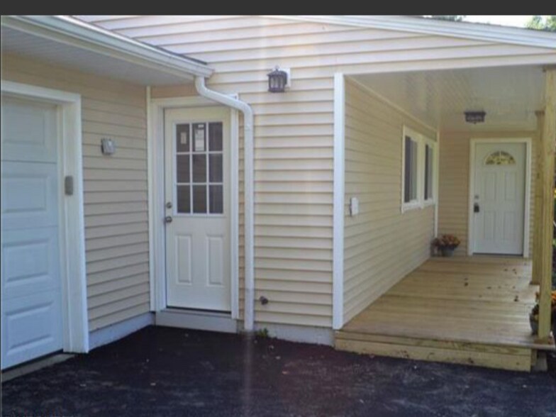 Primary Photo - 35030 Pettibone Rd