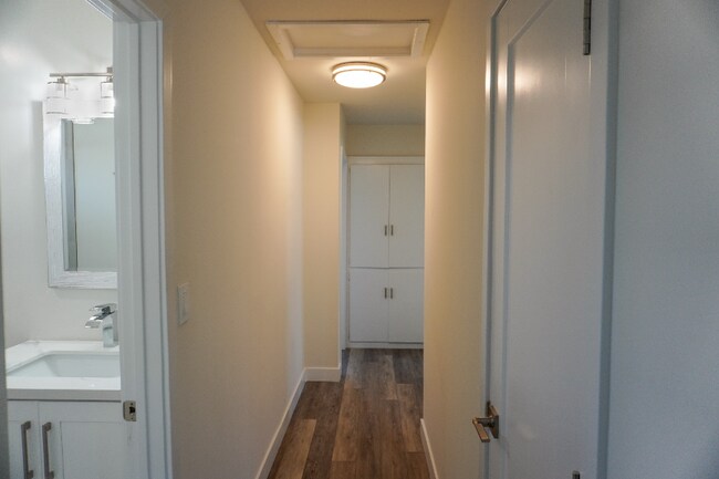 Building Photo - 18271 Roberta Cir