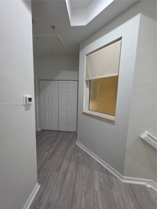 Building Photo - 10885 NW 89th Terrace
