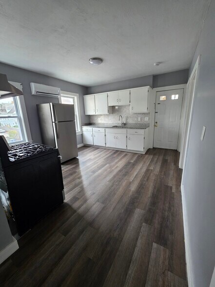 Kitchen - 161 4th St