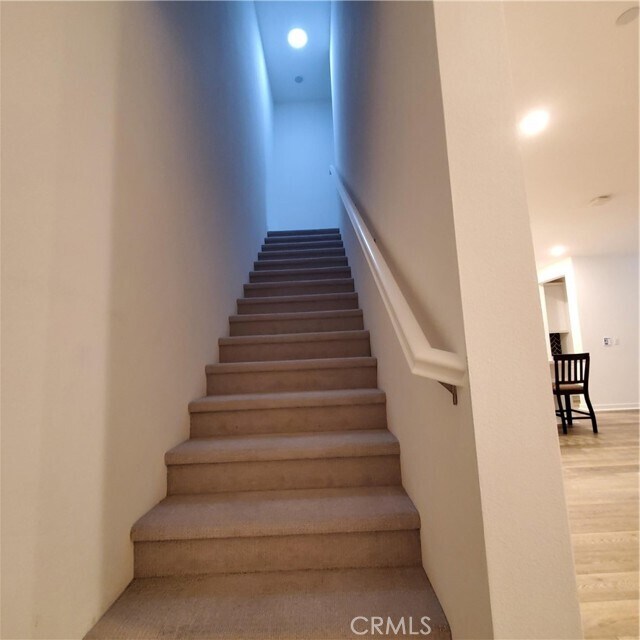 Building Photo - 944 N Divino Privado