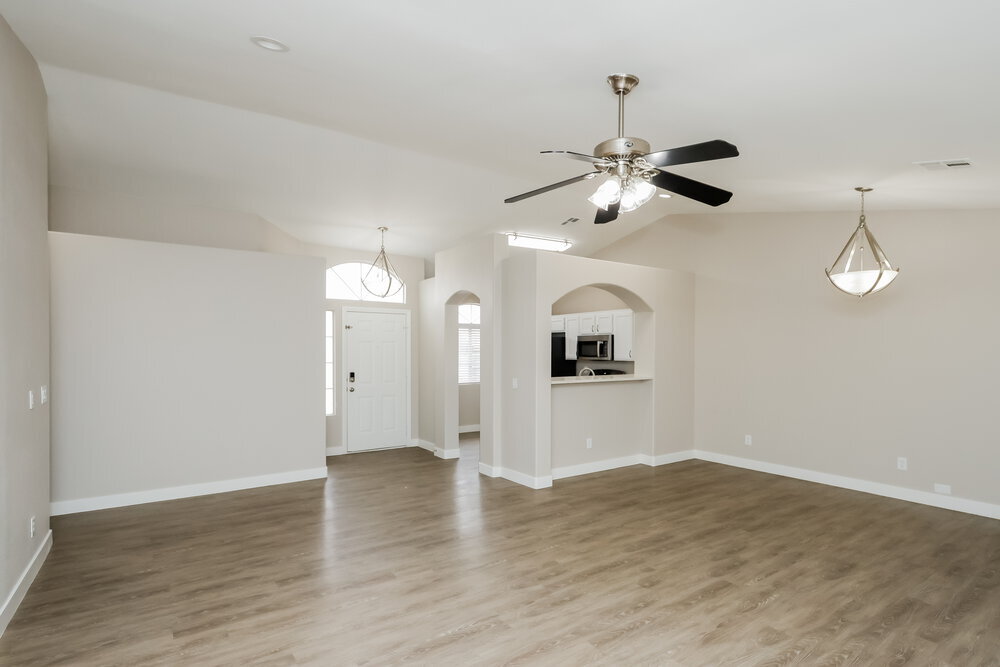 Building Photo - 922 Strider Dr