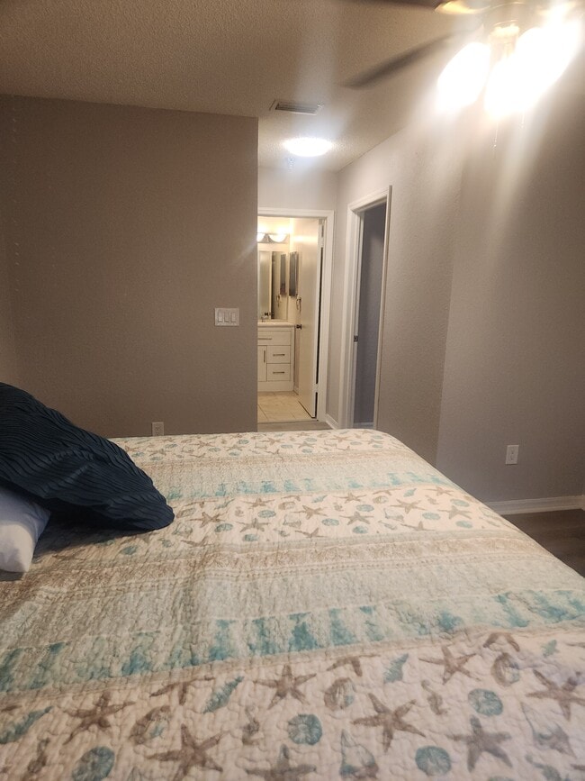 Building Photo - 10265 Gandy Blvd N