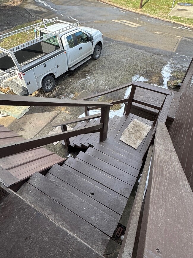 Building Photo - 702 Peer St