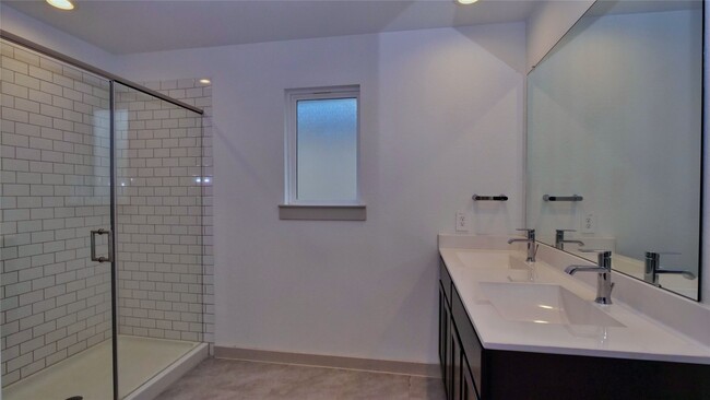 Building Photo - 28915 Yachting Pt Ct